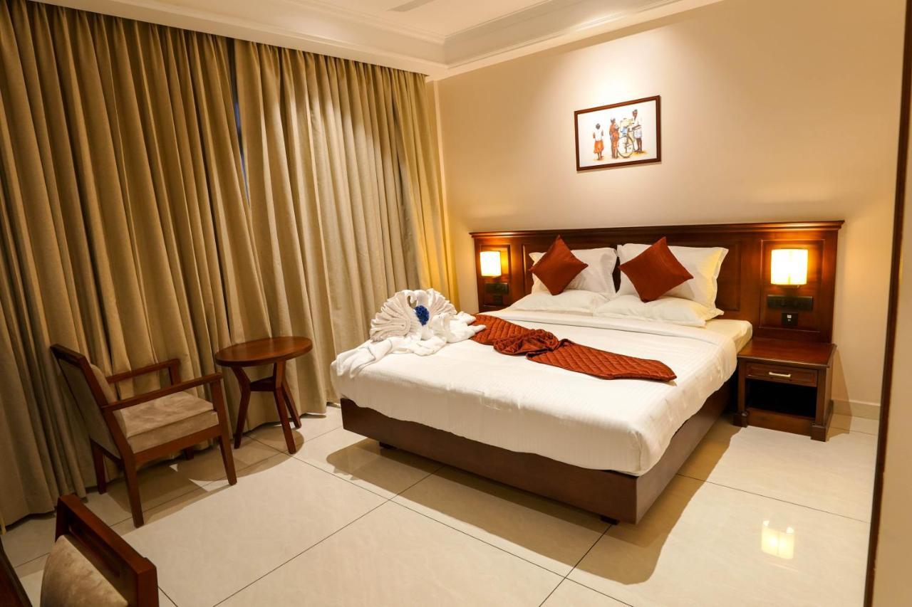 Hotel Heritage Plaza Kottayam Exterior foto